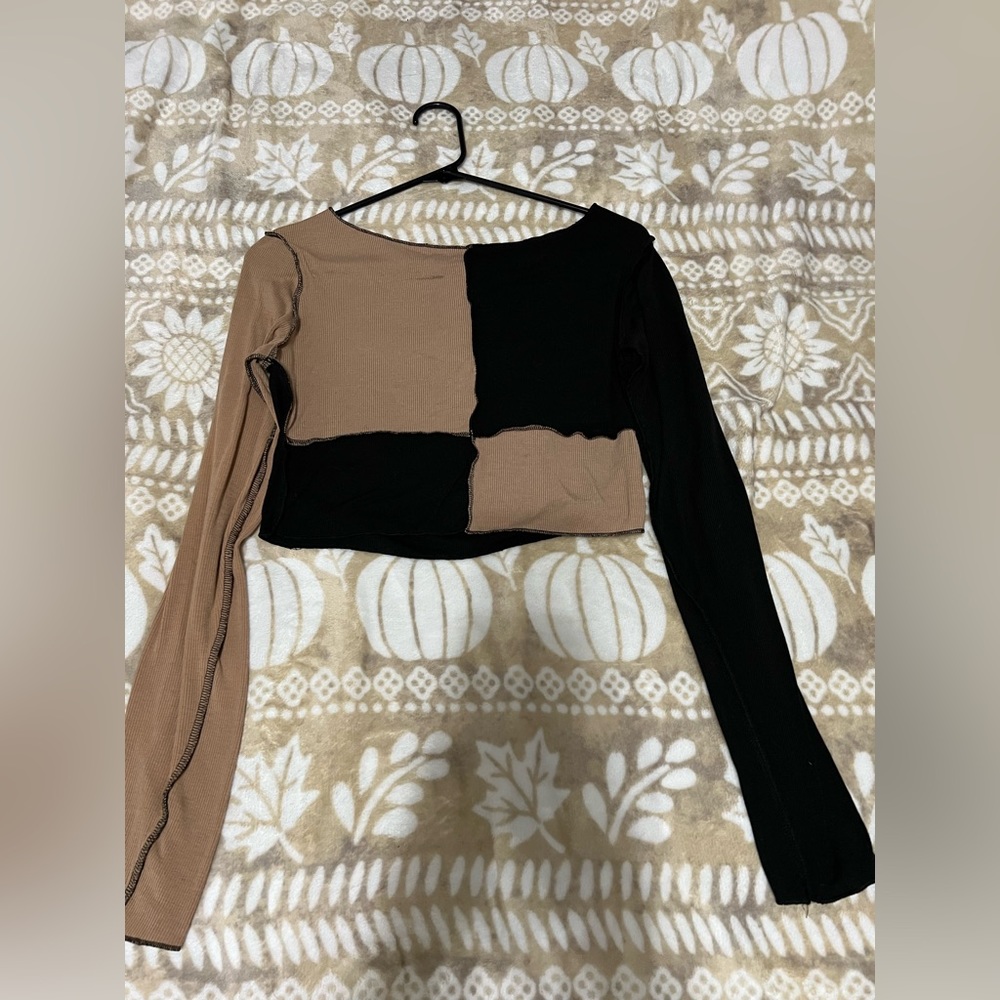Inside-out two toned long sleeve crop SHEIN top lightweight and form fitting